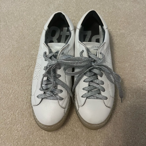 P448 WHITE SNEAKER, SIZE 9